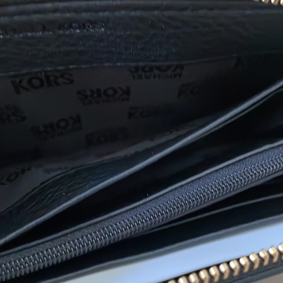 NWT Michael Kors Black Leather Wallet - Picture 7 of 10